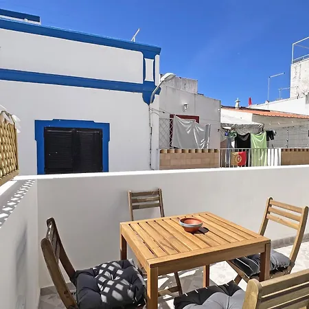 Casa Alice With Rooftop In By Junto Ao Mar Semesterbostad *